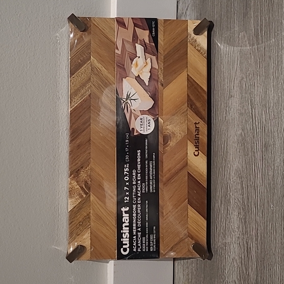 Cuisinart | Acacia herringbone cutting board | 12 x 7 x 0.75 inch - Picture 2 of 2